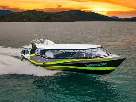 Quick Trips 23 Viper Outer Great Barrier Reef and Whitehaven Day Tour