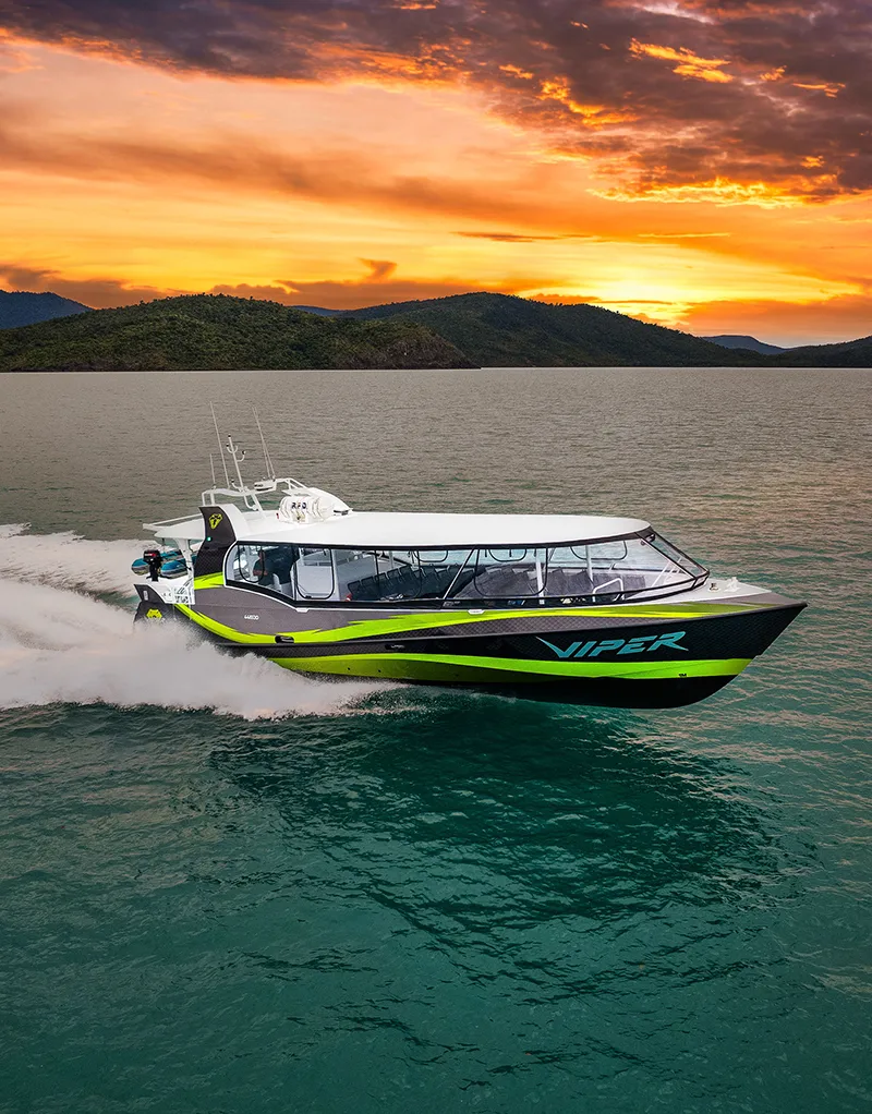 Viper Outer Great Barrier Reef and Whitehaven Day Tour 1 Viper Outer Great Barrier Reef and Whitehaven Day Tour